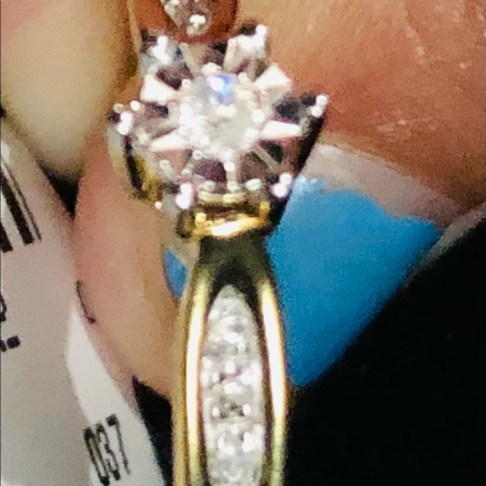 Diamond Engagement Solitaire ring - Picture 5 of 12